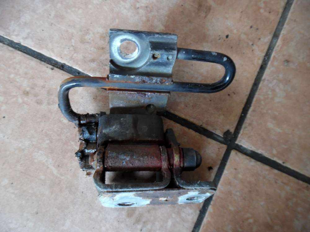 VW Passat 3C Trscharniere unten Vorne Links 3C8831411C 