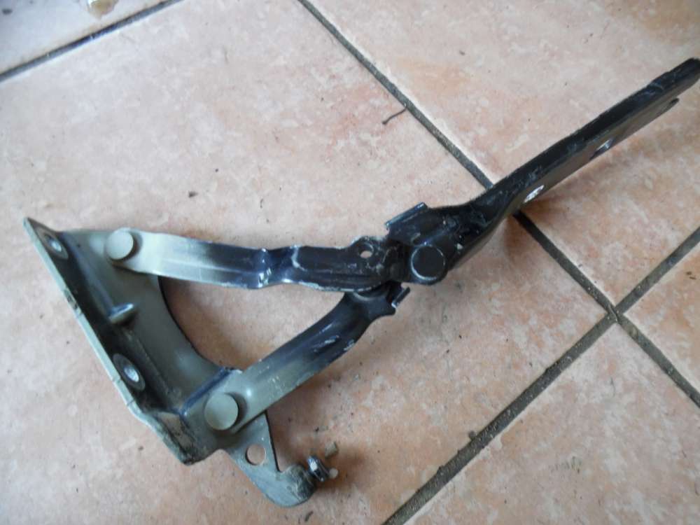 VW Golf VI Motorhaube Scharnier Links 5K0823301