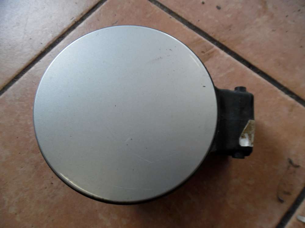 VW Golf IV Tankdeckel Tankklappe silber : LA7W 1J6809857