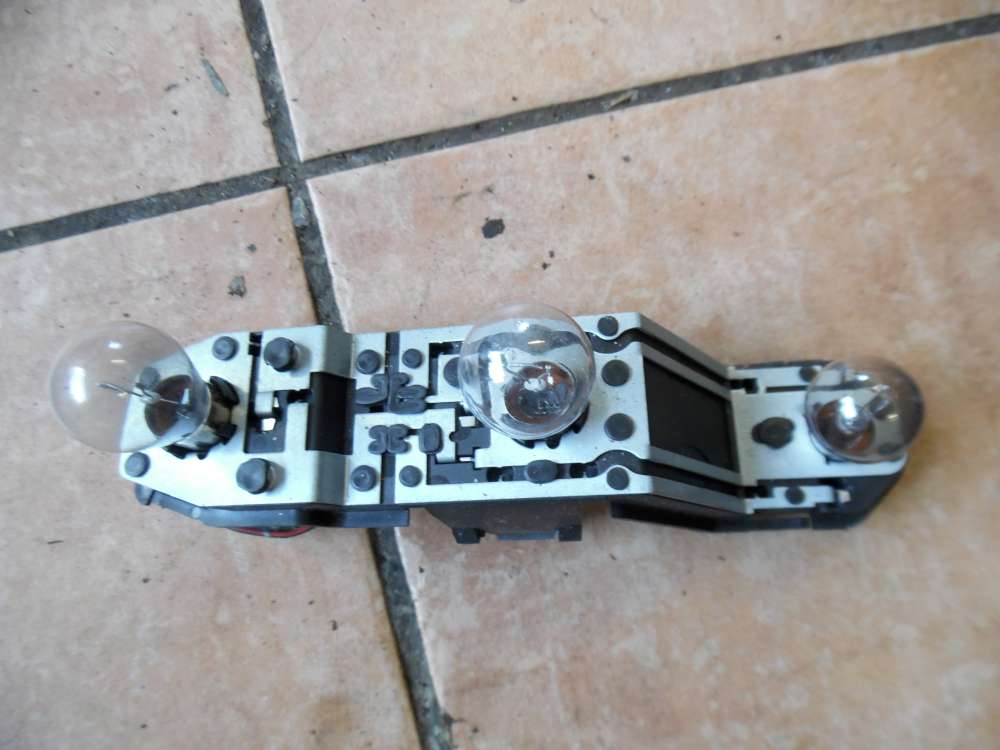 Nissan Almera Lampentrger Hinten Rechts