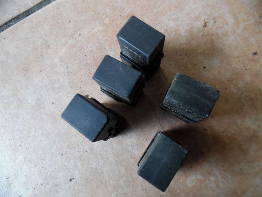 Mercedes Benz 5x Relais Siemens-A1001-X7 MB 953382