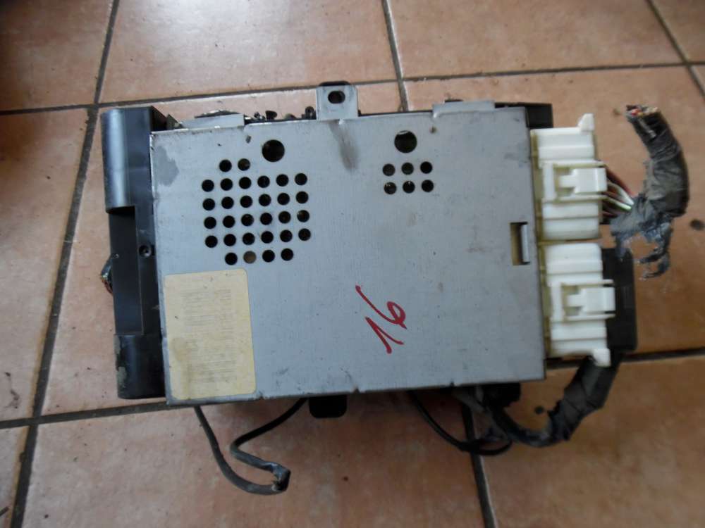 Chrysler Voyager III GS Steuergert elektronikmodul 04686498AD mit Sicherungskasten P04707996AF