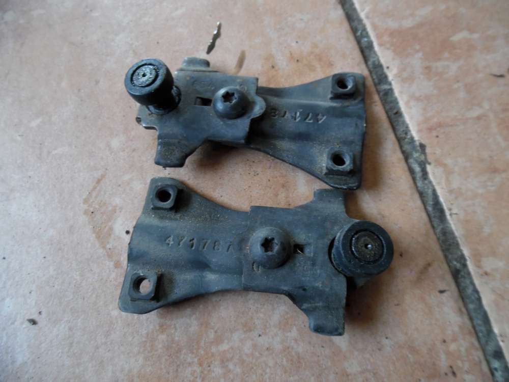 Chrysler Voyager III GS Fhrungsrolle oben Schiebetr Scharnier 04717871