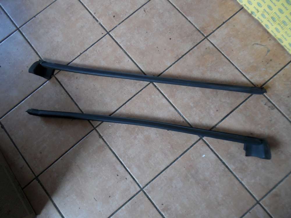 Chrysler Voyager III GS Zierleiste Windschutzscheibe oben Rechts Links 4717424