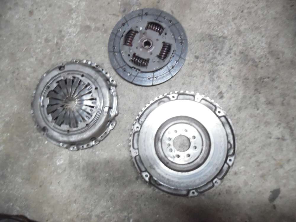 Peugeot 307 Zweimassenschwungrad Kupplungssatz  