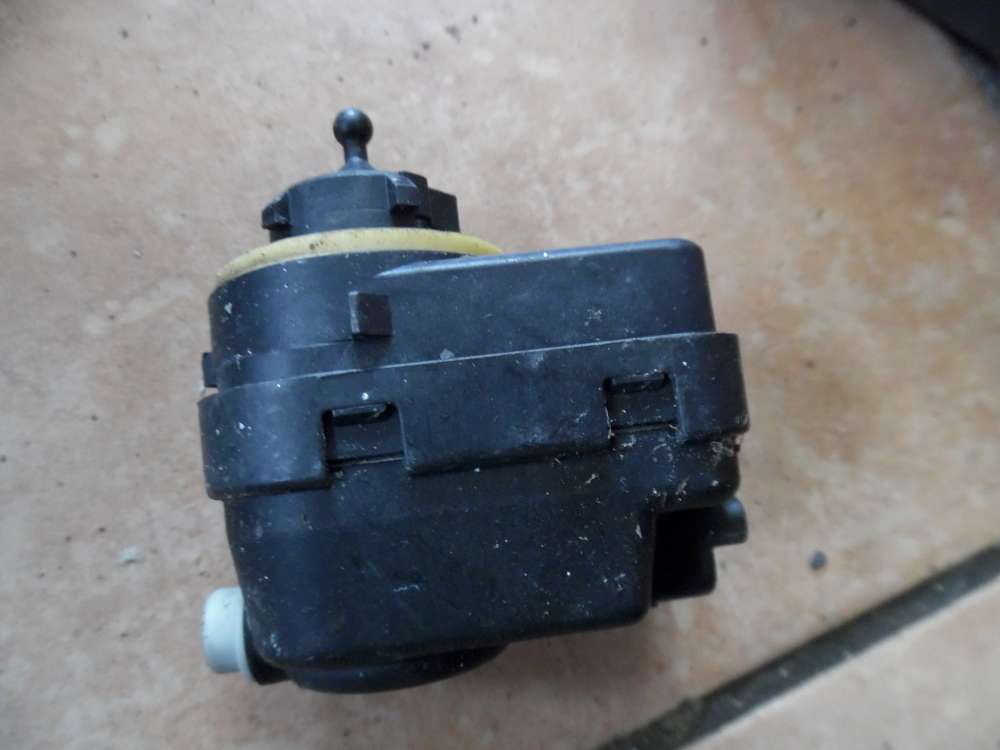 Peugeot 106 Stellmotor Scheinwerfer Valeo  