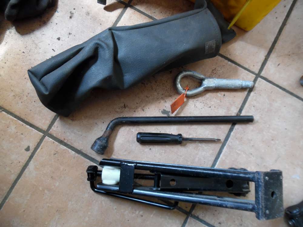  Opel Corsa B Wagenheber Radschlssel 90279269