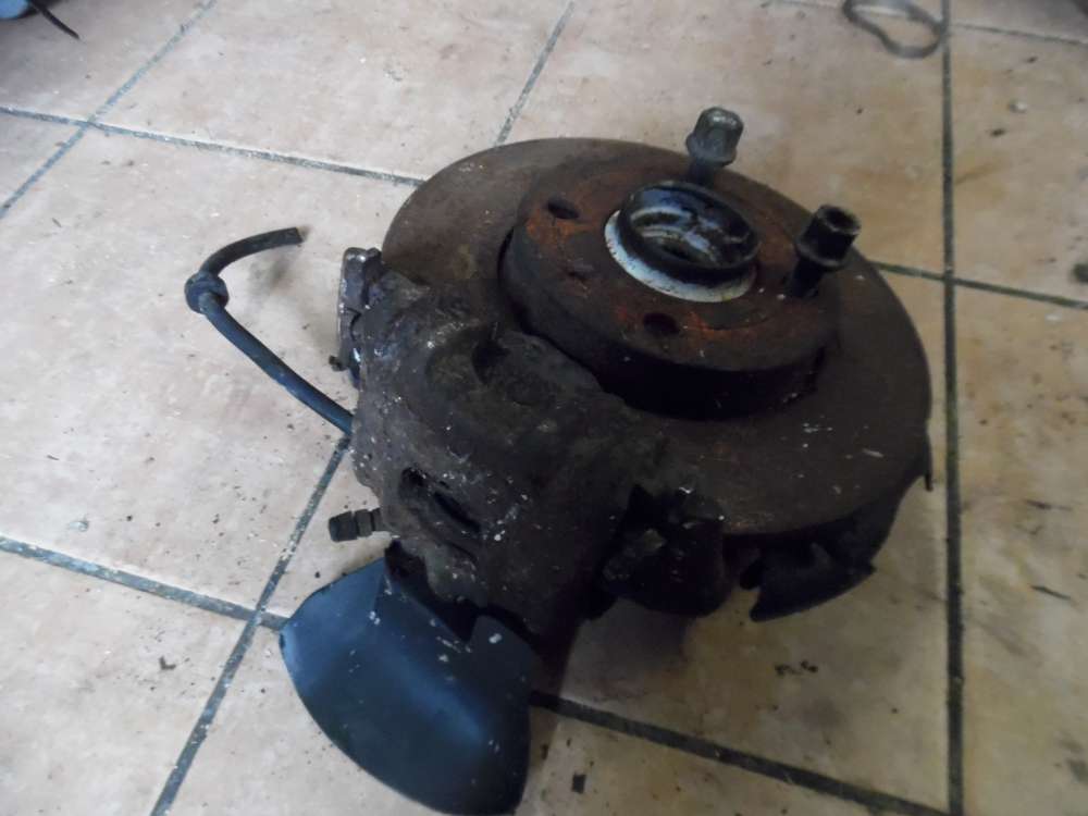 VW Golf III Achsschenkel Radnabe mit Bremssattel Vorne Links