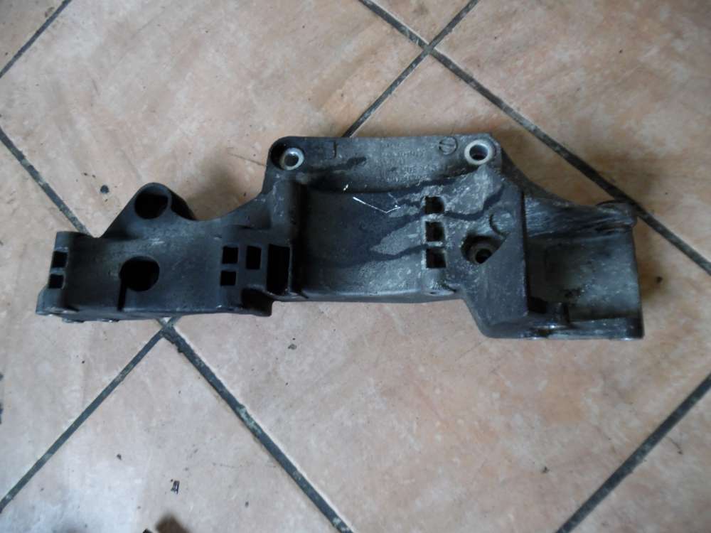 Skoda Octavia 1U 1,6L Aggregatehalter Halterung 06A903143H