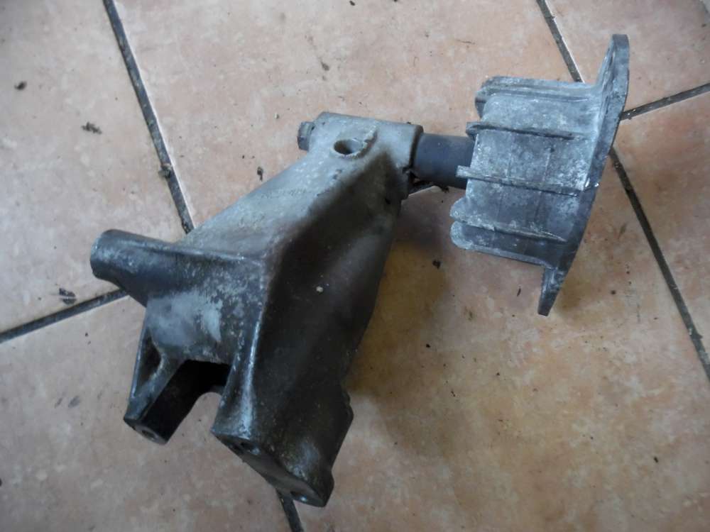 Alfa Romeo 147 Motoraufh�ngung Halterung Rechts 60672234  
