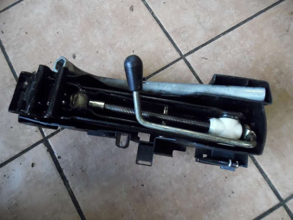 VW Polo 6N Bordwerkzeug Wagenheber 6N0012115 