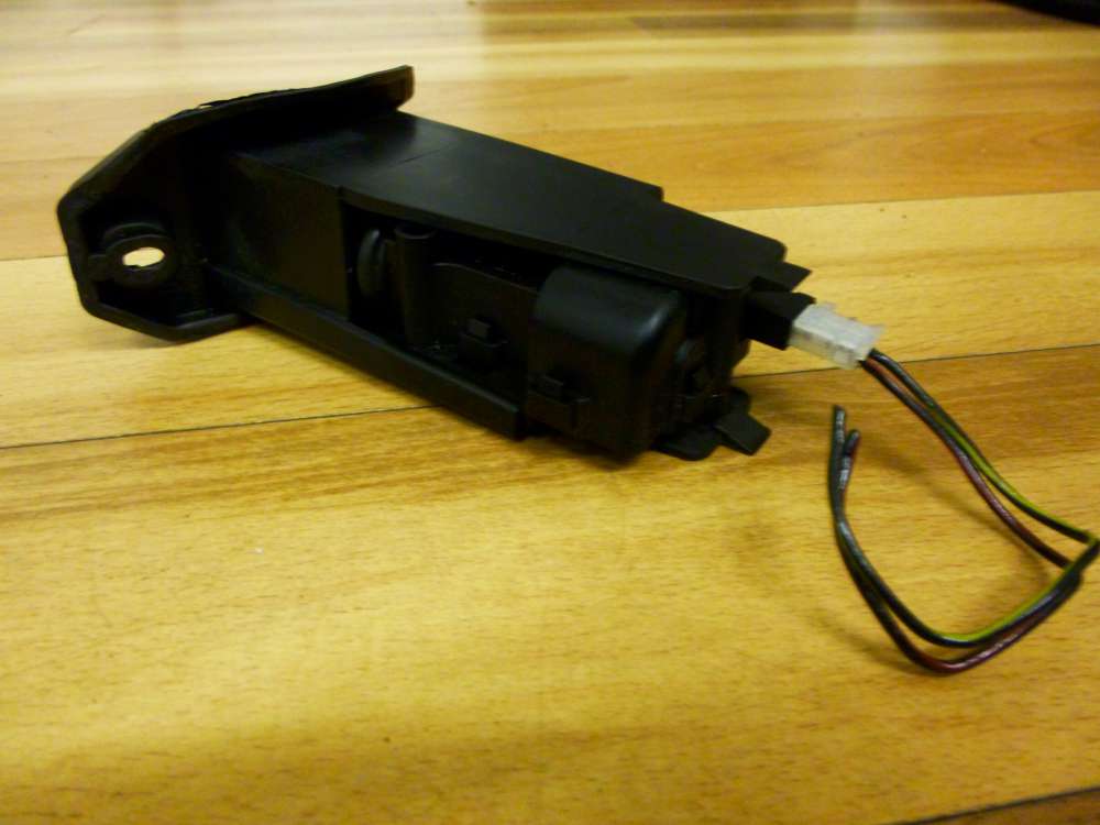 Opel Corsa C Stellmotor Tank Tankklappe 13118783 036814