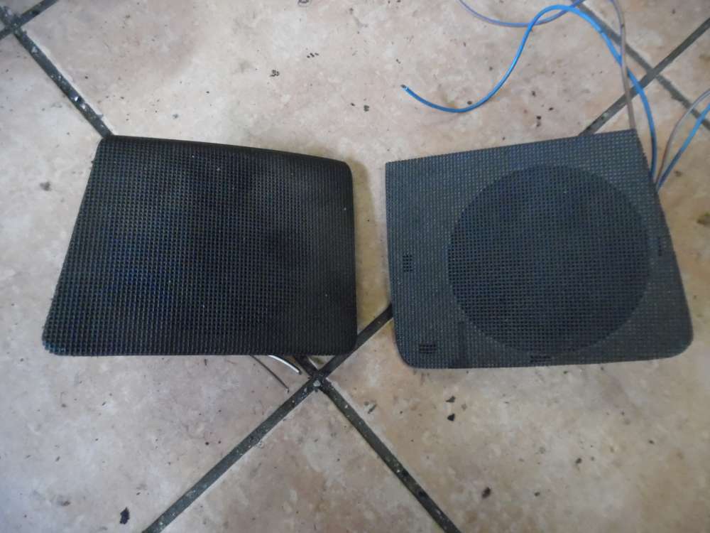 VW Golf III Jetta Vento Lautsprecher Armaturenbrett 357857247 357857228