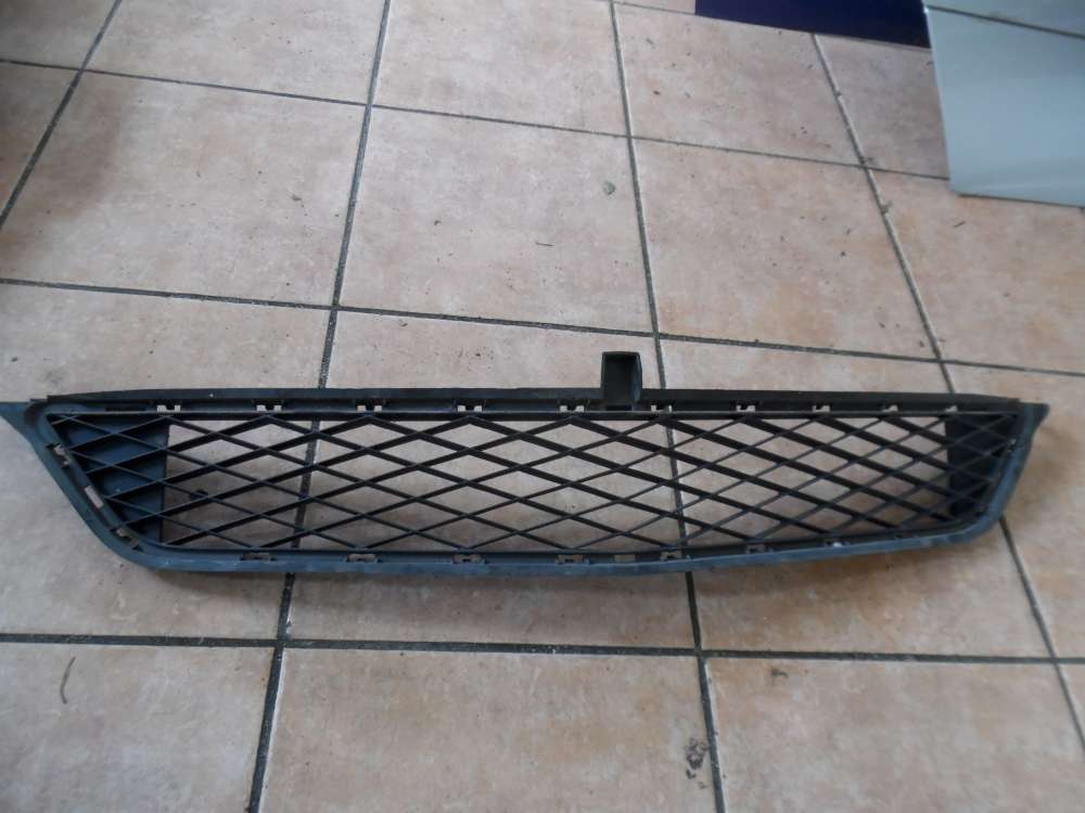 Mercedes B-Klasse W245 Grillabdeckung Stostange unten Vorne A1698851922