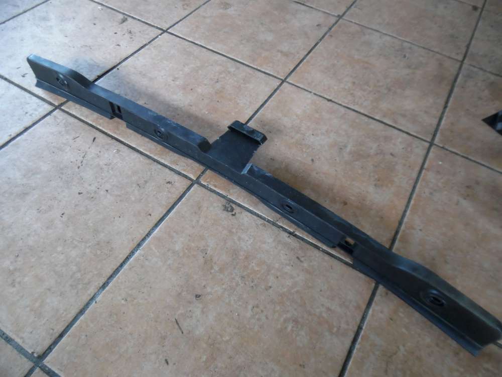 VW Golf V 1K Stostangenhalter Hinten Mitte 1K6807863 