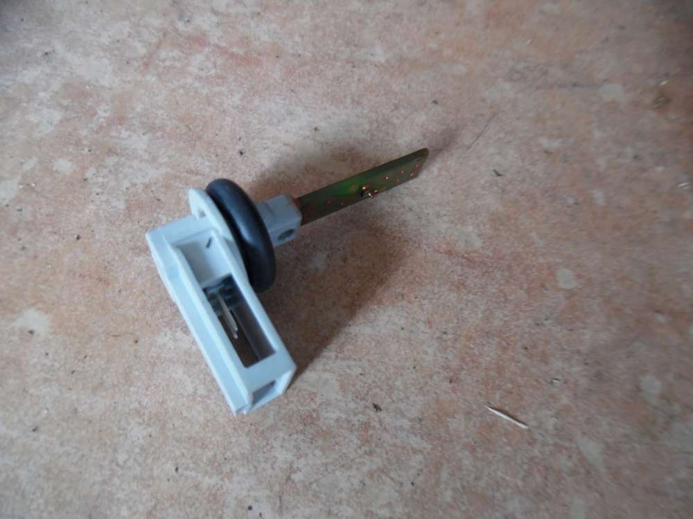 Audi A3 8P Temperatursensor Fhler 3D0907543