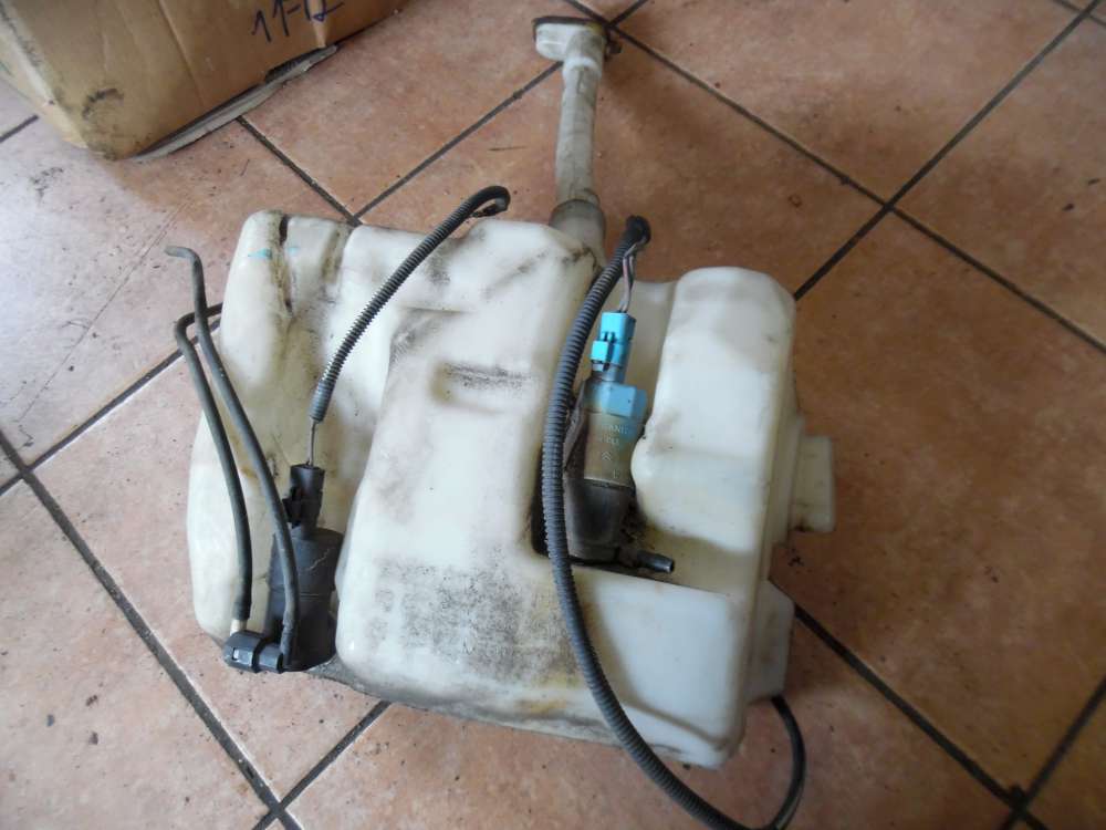 Renault Espace IV Wischwasserbehlter mit Pumpe 8200369165