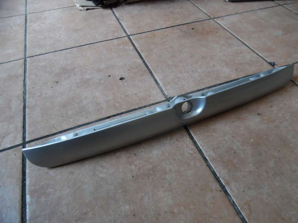 Opel Omega B Griffleiste Kennzeichenbeleuchtung 90379079 Silber : Z157 