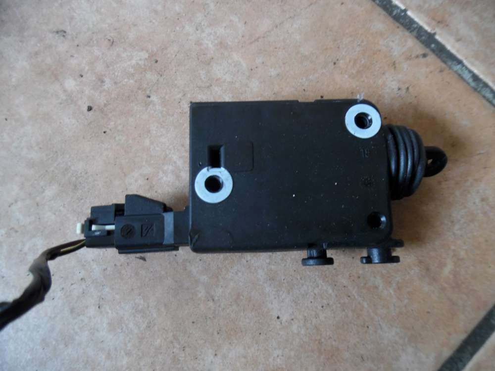 Opel Omega B Stellmotor Verriegelung Heckklappe 90460062