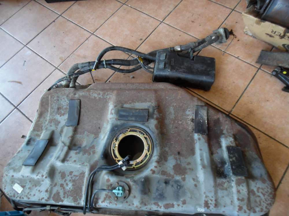 Chevrolet Nubira Kraftstofftank Einf�llstutzen mit Filter 96469103