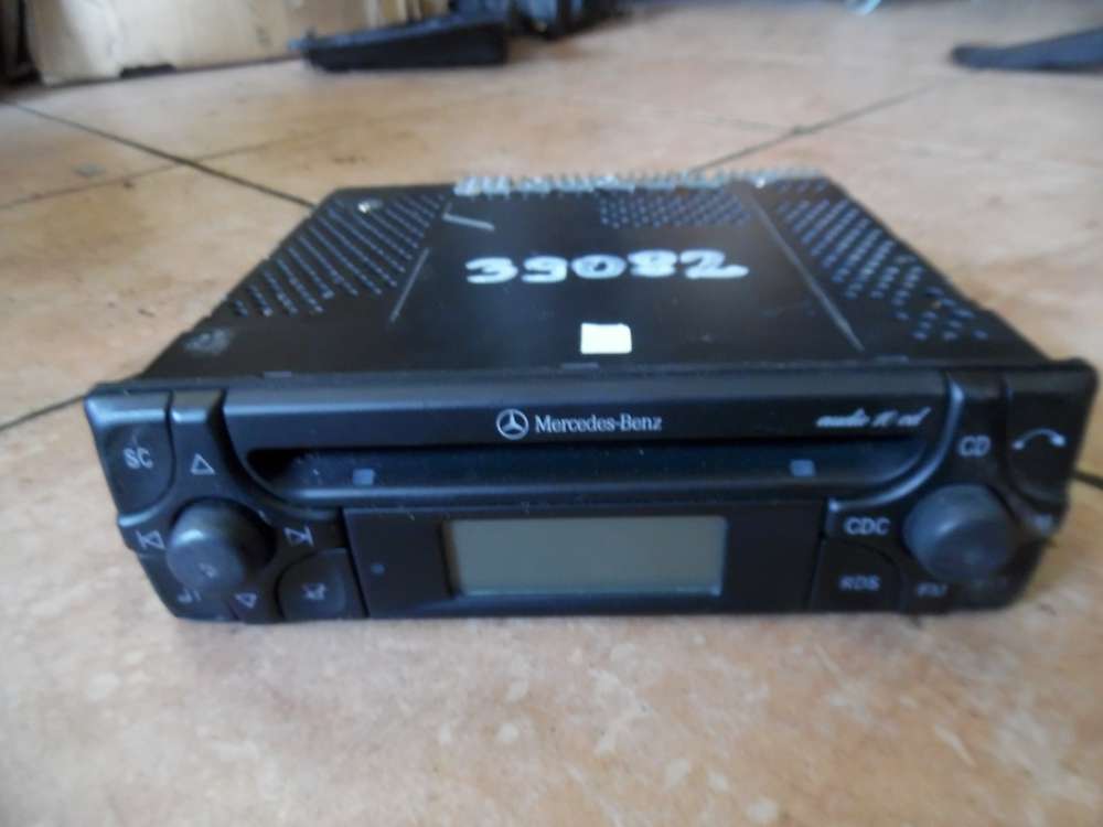 Mercedes E-Klasse W210 CD Radio A1708200386