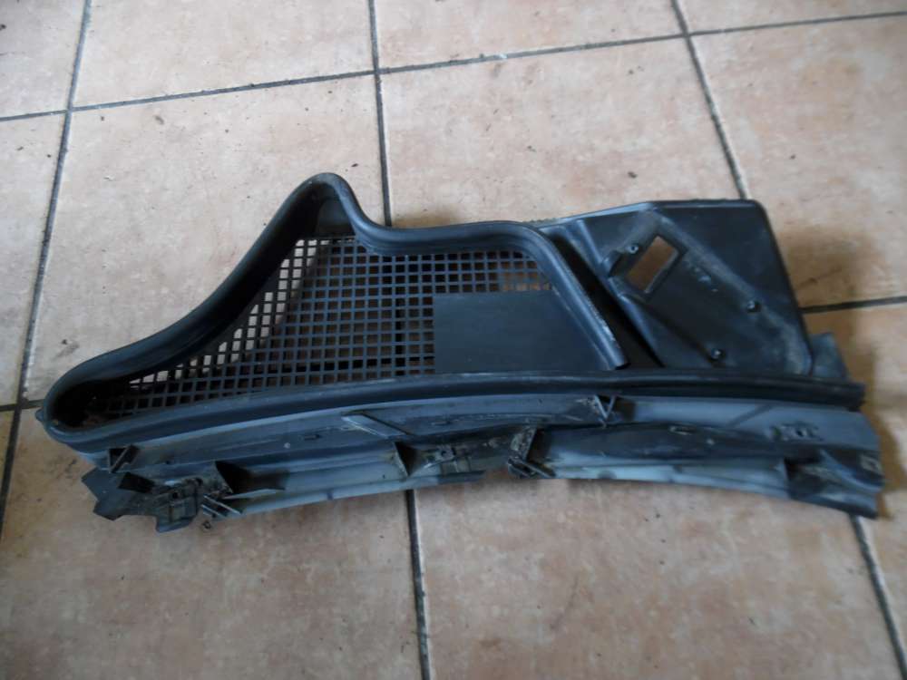 Mercedes E-Klasse W210 Abdeckung Windabweiser Rechts a2108301513