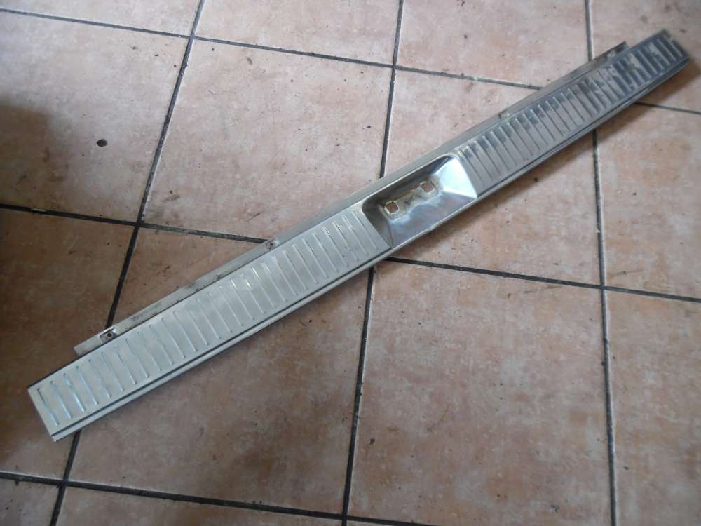 Mercedes E-Klasse W210 Ladekante Schutz Kofferraumleiste Chrom A2106981589