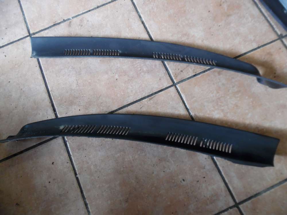 Mercedes E-Klasse W210 Gitter Verkleidung Windabweiser 2108310958 / 2108311058