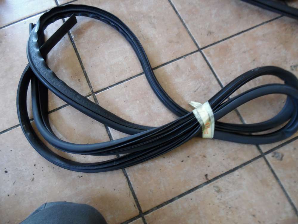 Ford Fiesta V 3-Trer Trdichtung Dichtung Vorne Links 