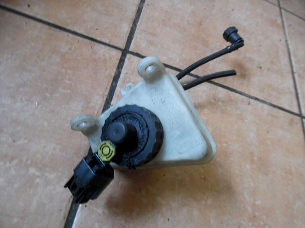 Ford Focus I Ausgleichsbehlter Hauptbremszylinder 98AB-2C217