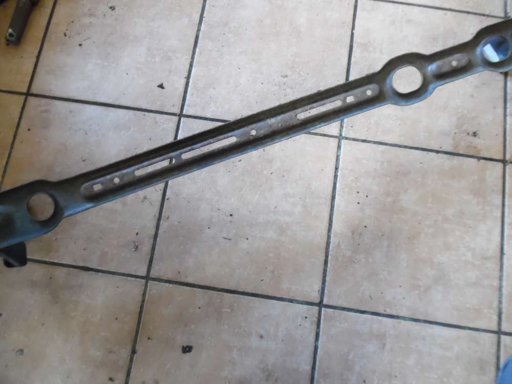 Ford Focus I Khlerhalter Halter Trger