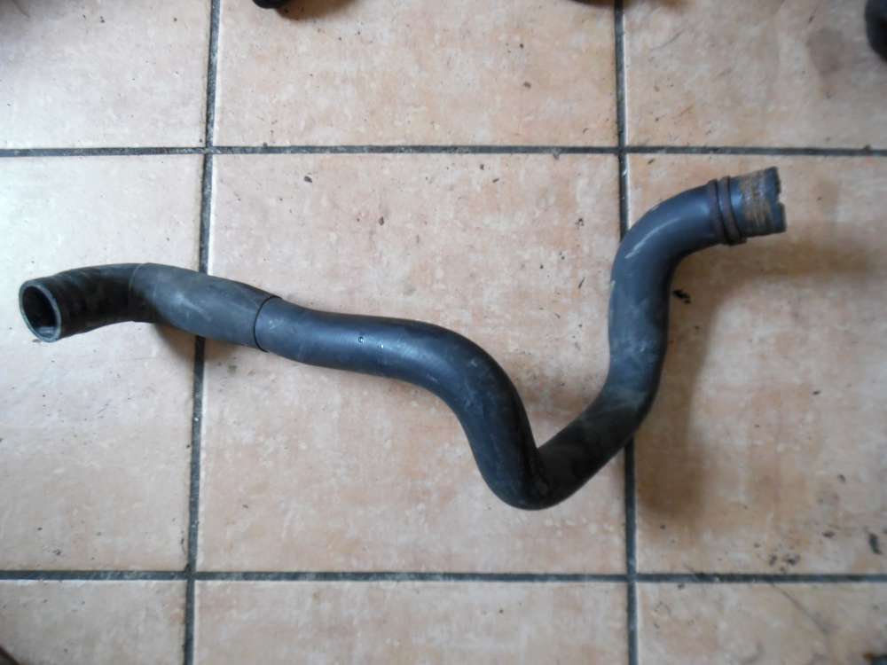 Ford Focus I 1,6i Khlerschlauch Wasserschlauch 98AB8B274