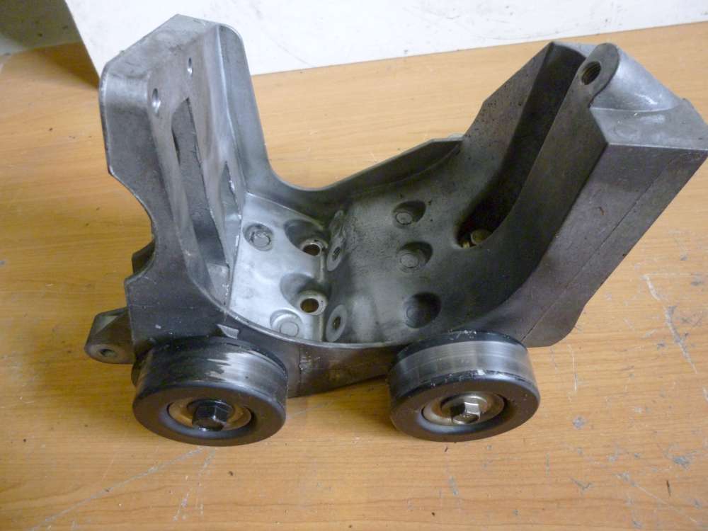 Ford Fiesta V Lichtmaschine Halter E2333A840010G