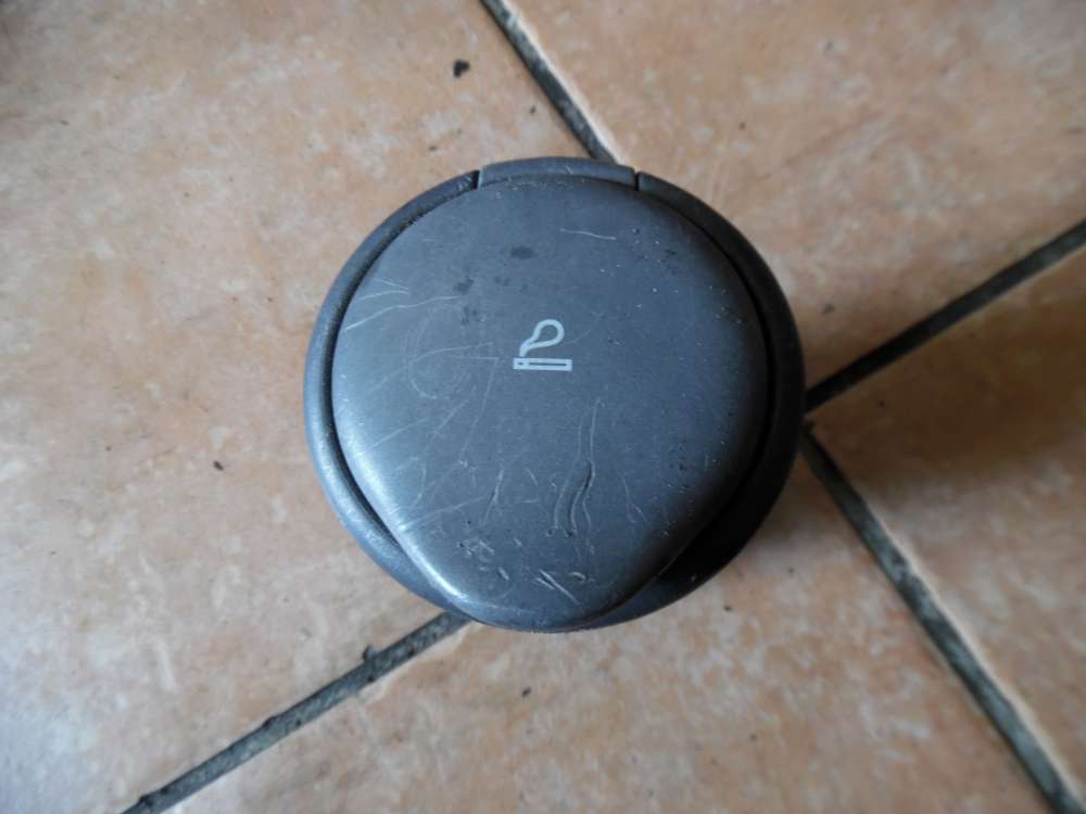 Renault Espace IV Aschenbecher 8200021840 