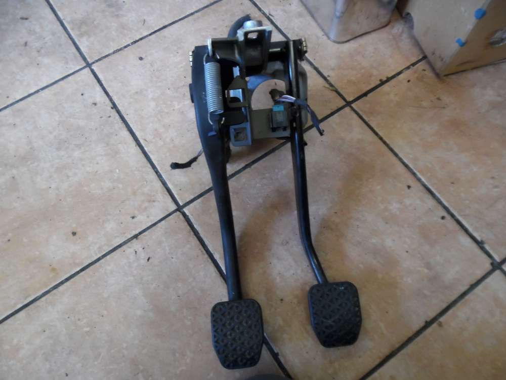 BMW 3-er 316ti Bremspedal Kupplungspedal mit Geberzylinder 2229128 /6758822