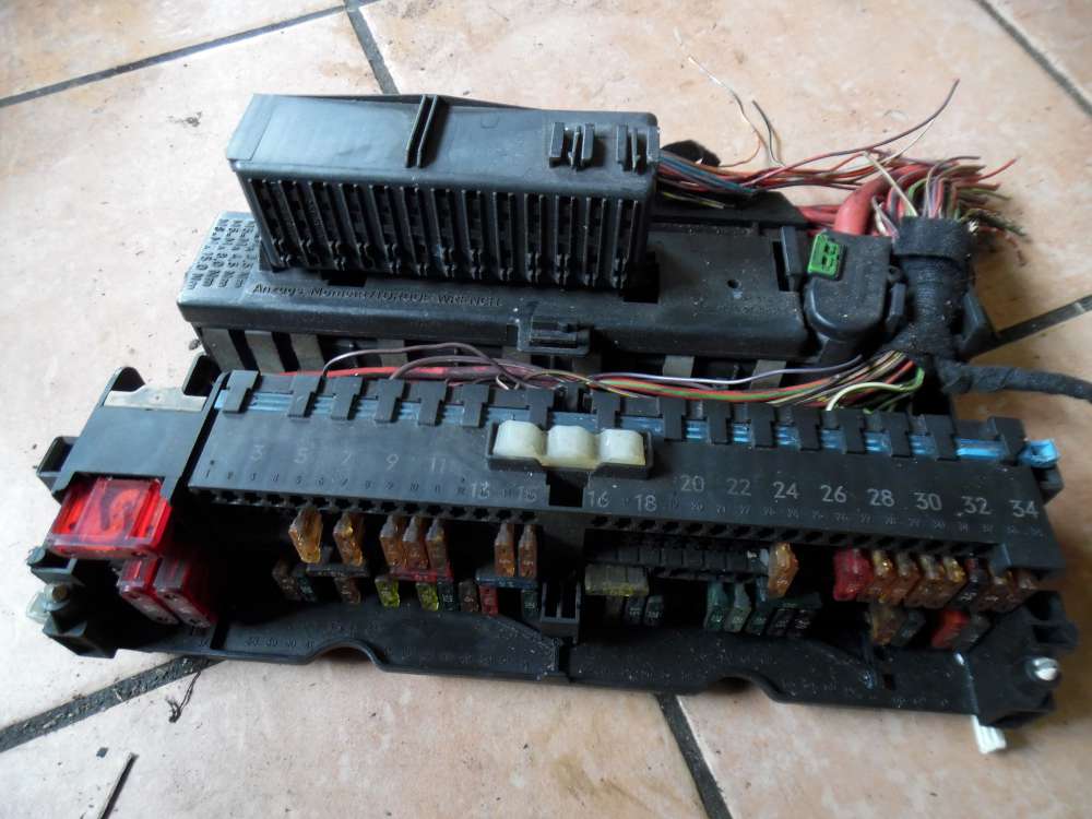 BMW E46 316ti Sicherungskasten 8387153