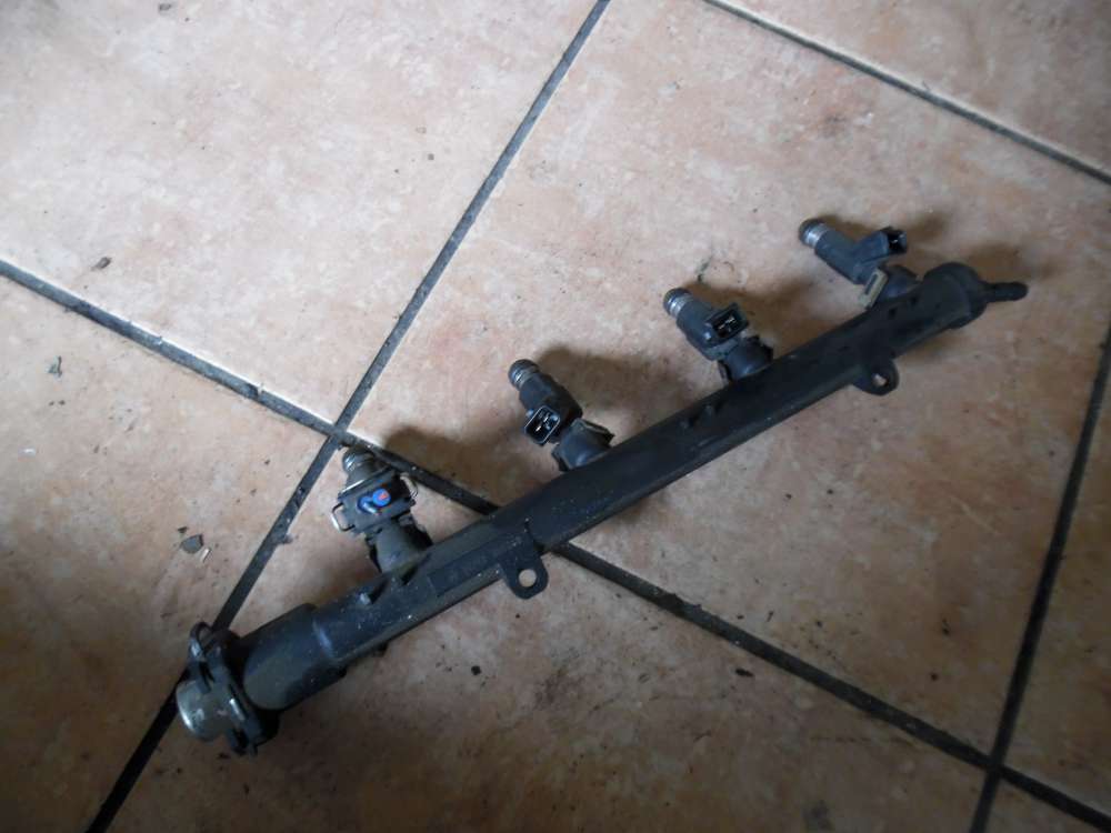 VW polo 6N 1,0L Einspritzleiste Einspritzdse 030133319L Bosch 0280151058 