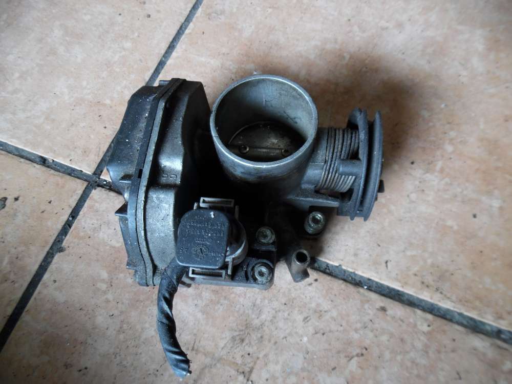 VW polo 6N 1,0L Drosselklappe 030133064D