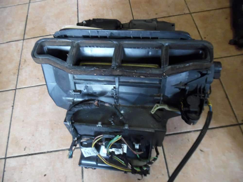 BMW E46 Compact Heizungskasten Geblsekasten 8384098