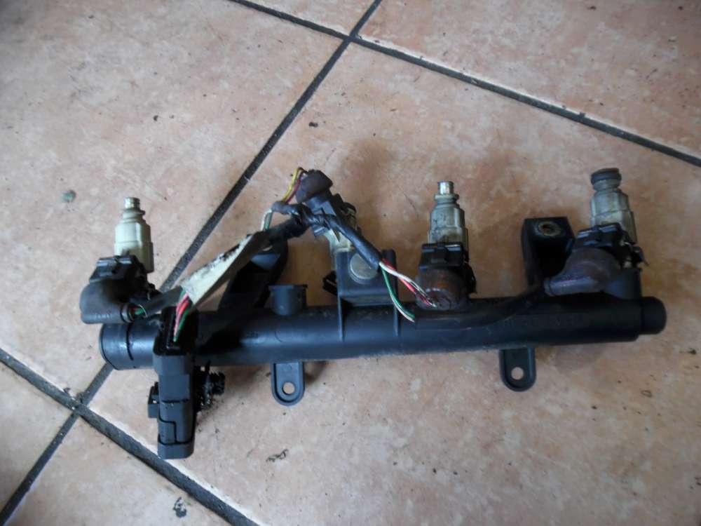 Peugeot 206 1,4L Einspritzleiste 9628982980