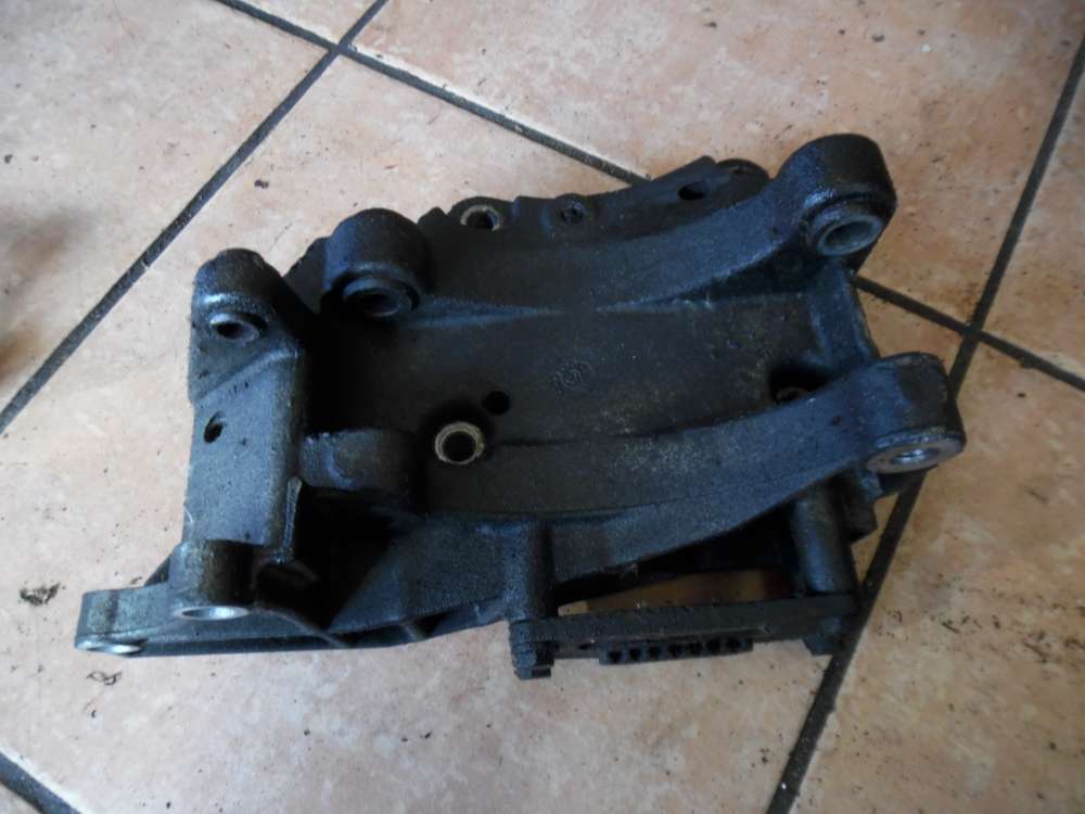 Peugeot 206 1,4L Motorleitung Motorhalter