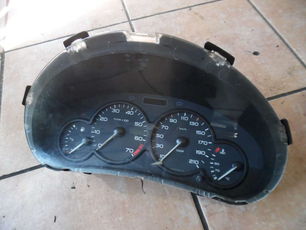 Peugeot 206 Tacho Kombiinstrument 247,755KM