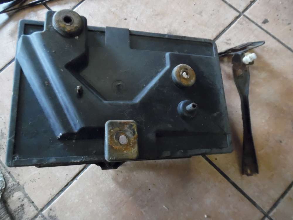 Ford Fusion JU2 Batteriekasten 2S6T-10723