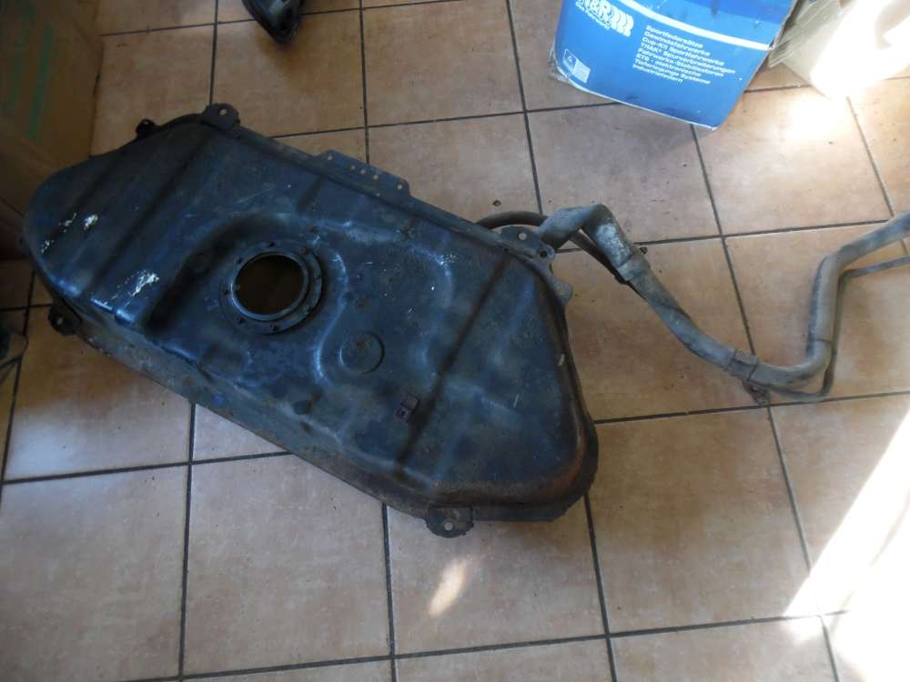 Toyota Yaris Verso Kraftstofftank Benzintank mit Einfllstutzen 