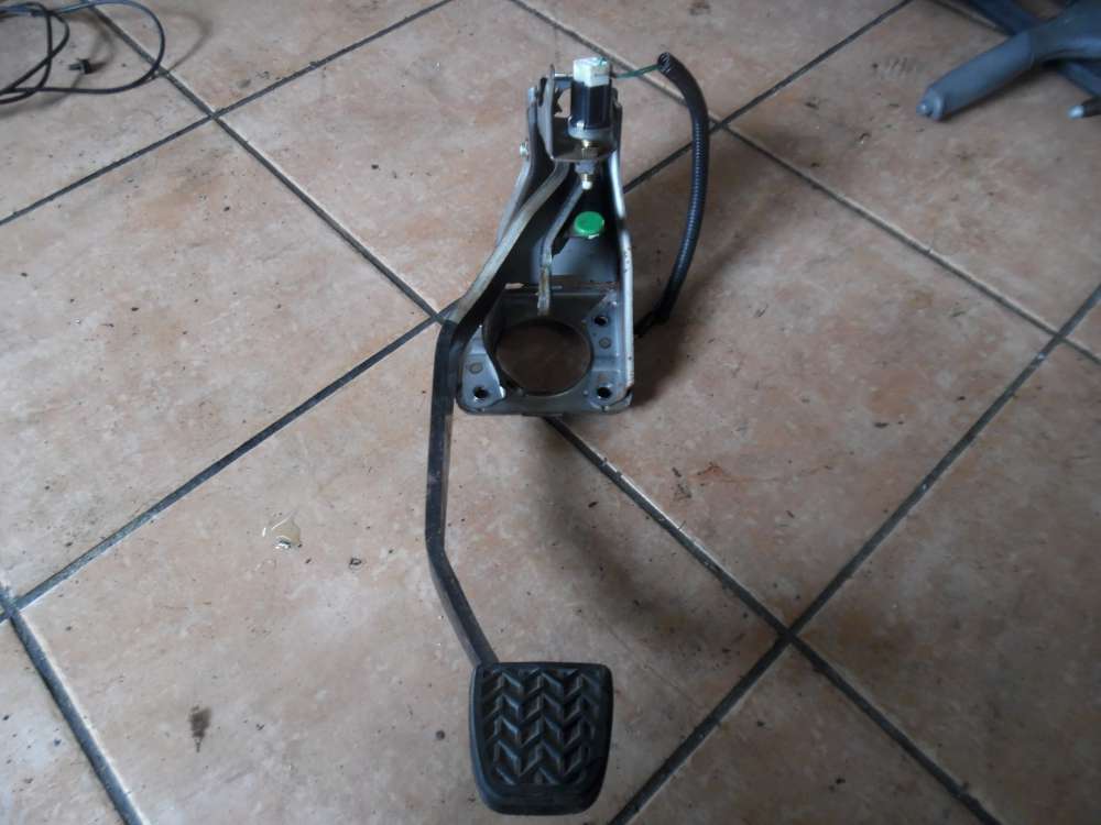 Toyota Yaris Verso Pedalblock Kupplungs Pedal 