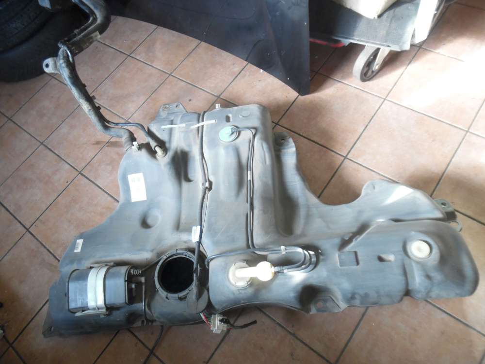 Renault Laguna III 2,0L Kraftstofftank mit Einfllstutzen 172030001R