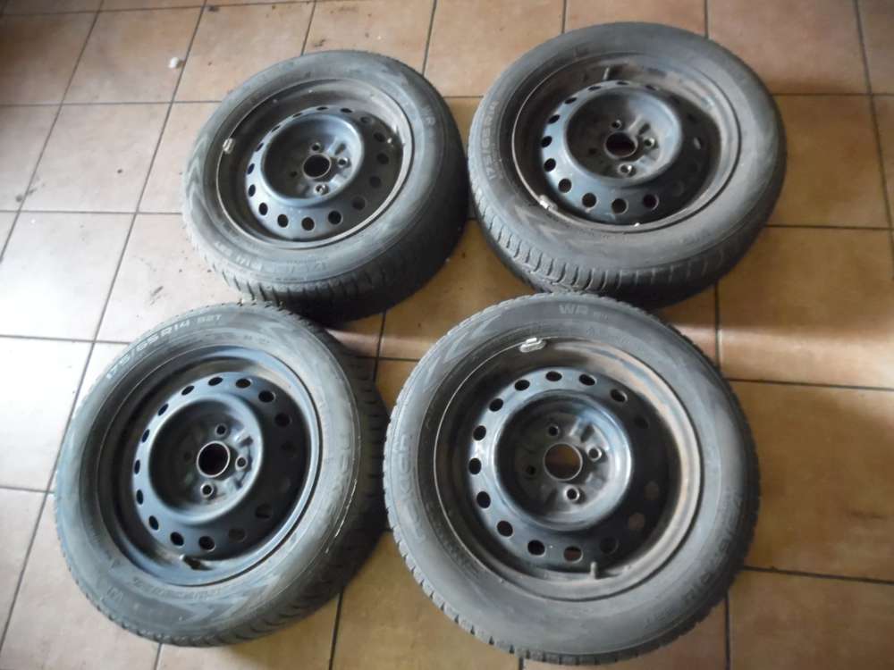 4x Stahlfelge mit Winterreifen Nokian Toyota Yaris Verso 175/65R14 82T 5,5x14H2 ET45 