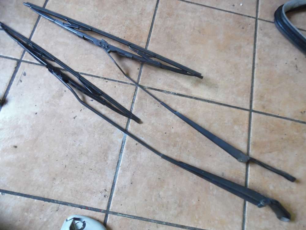 VW Golf IV 1J Scheibenwischerarme Vorne 1J1955409 / 1J1955410