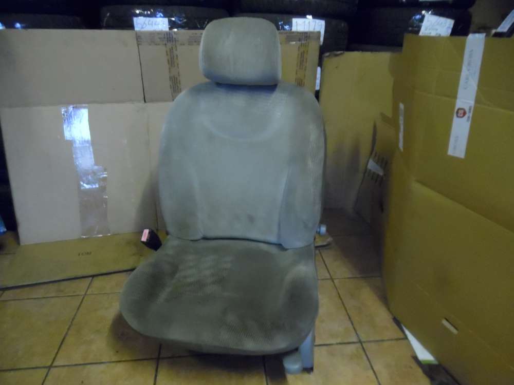 Renault Twingo I C06 3-Trer Sitz Vorne Links Stoff grau