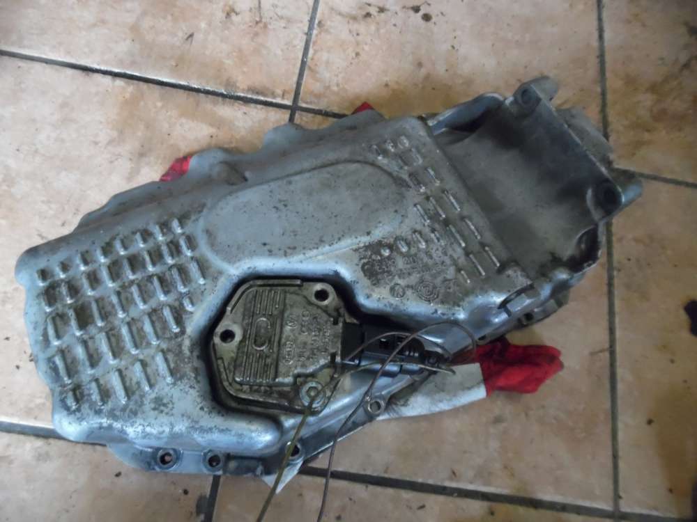 Audi A3 1,6L lwannenabdeckung 03C103603